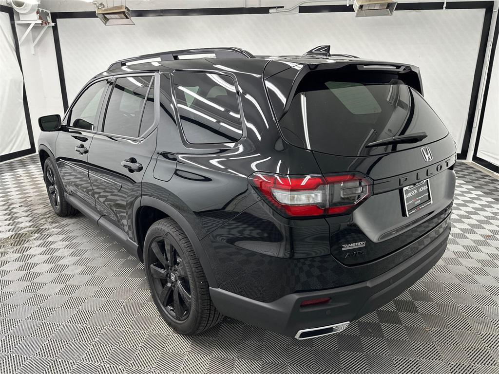 used 2025 Honda Pilot car, priced at $49,499