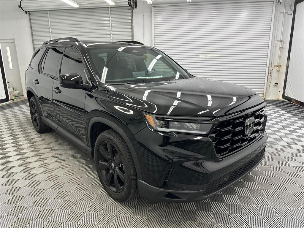 used 2025 Honda Pilot car, priced at $49,499