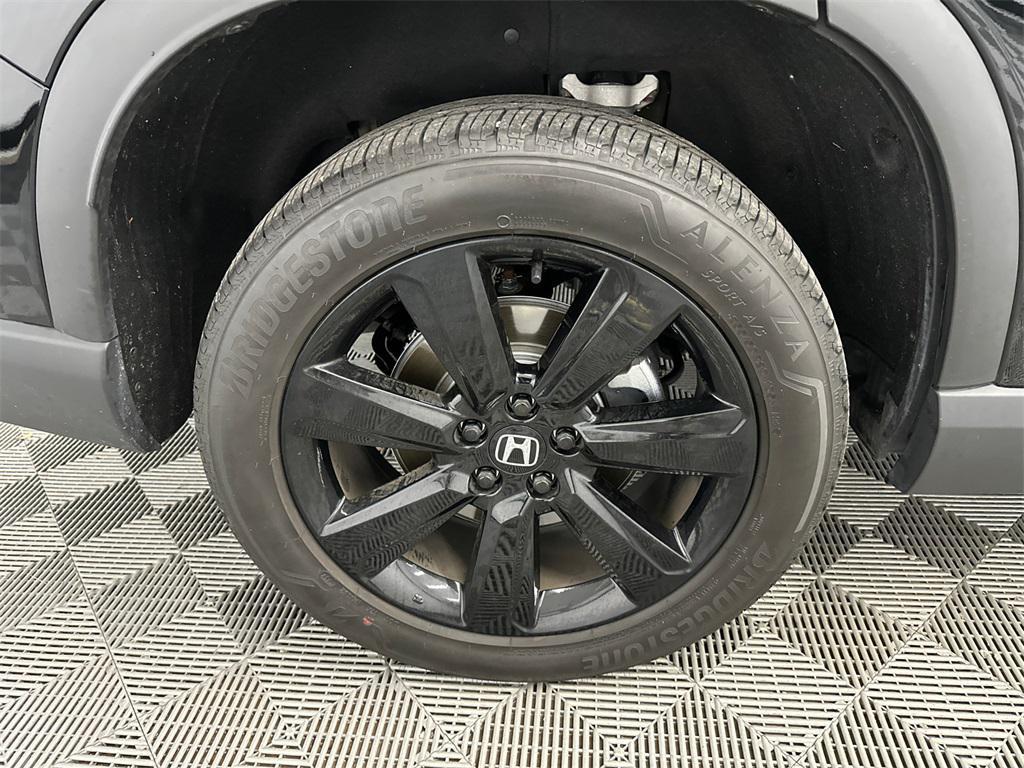 used 2025 Honda Pilot car, priced at $49,499