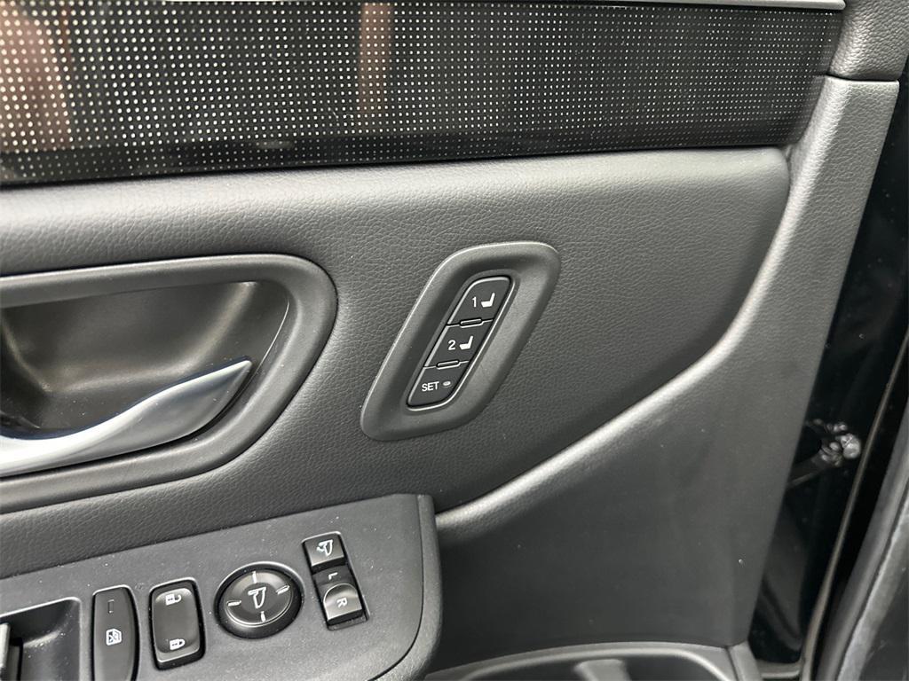 used 2025 Honda Pilot car, priced at $49,499