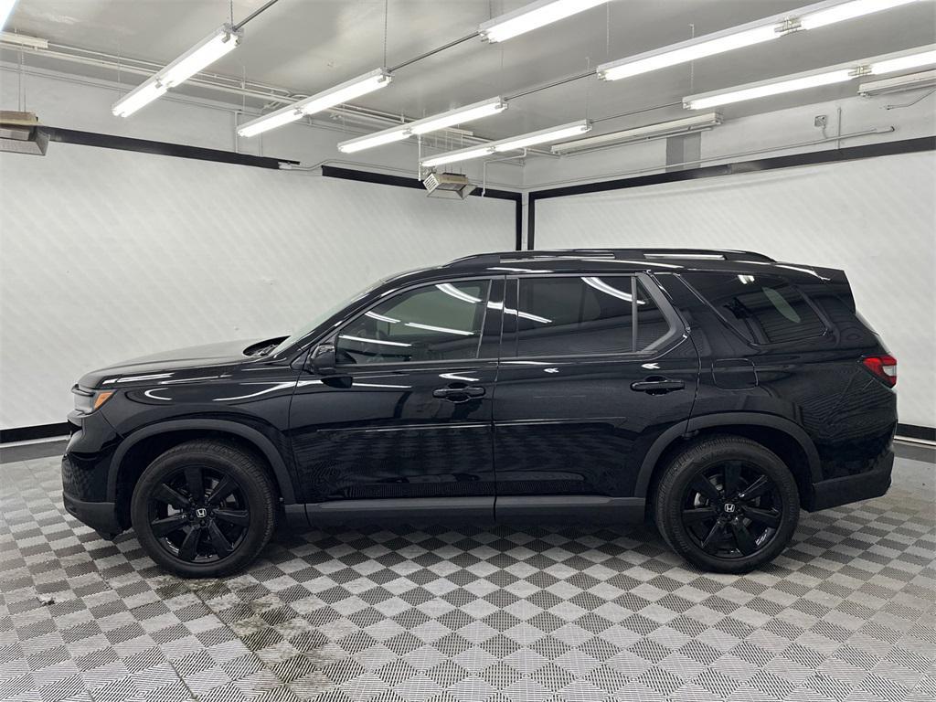 used 2025 Honda Pilot car, priced at $49,499
