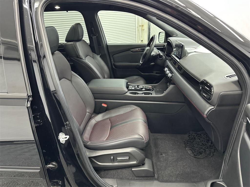 used 2025 Honda Pilot car, priced at $49,499