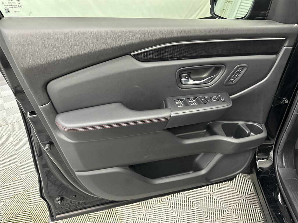 used 2025 Honda Pilot car, priced at $49,499