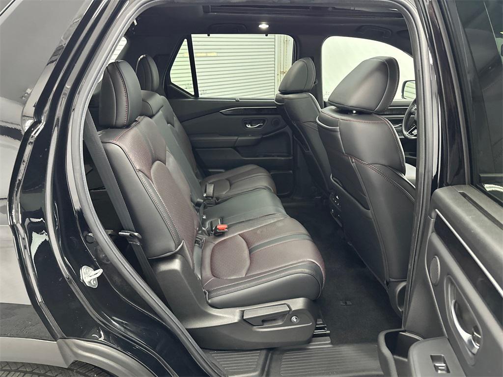used 2025 Honda Pilot car, priced at $49,499