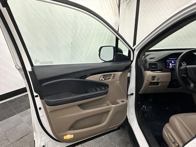 used 2022 Honda Pilot car, priced at $28,999