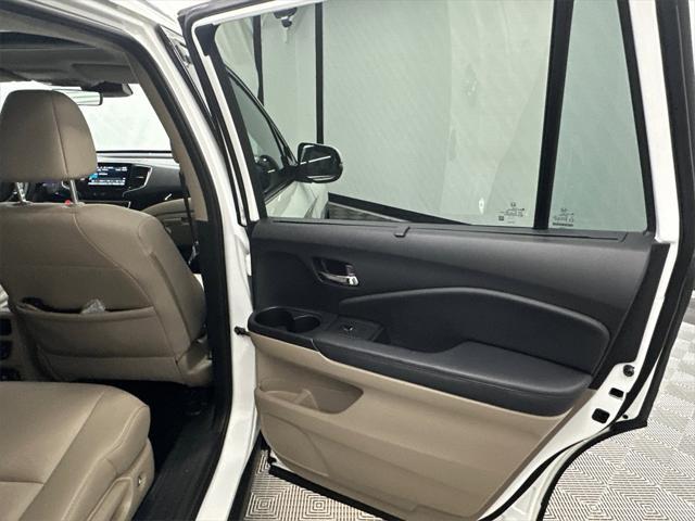 used 2022 Honda Pilot car, priced at $28,999