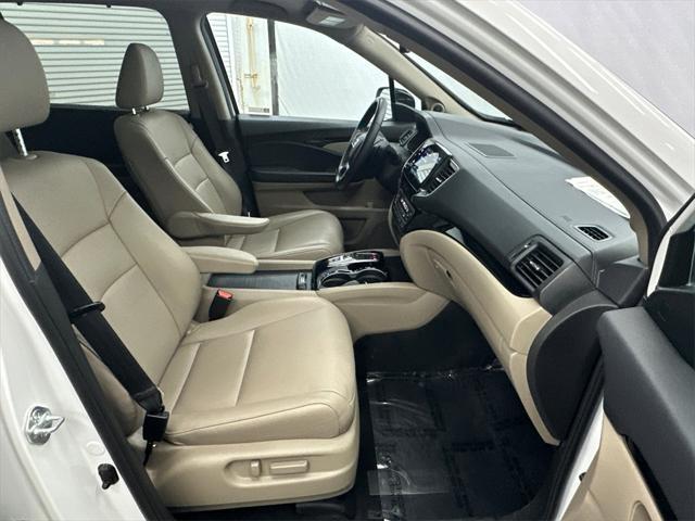 used 2022 Honda Pilot car, priced at $28,999