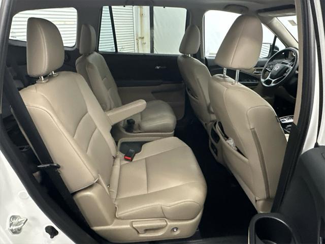 used 2022 Honda Pilot car, priced at $28,999