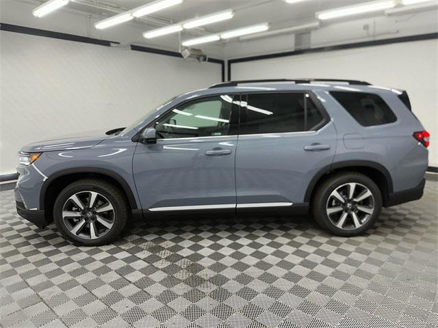 new 2025 Honda Pilot car, priced at $49,405