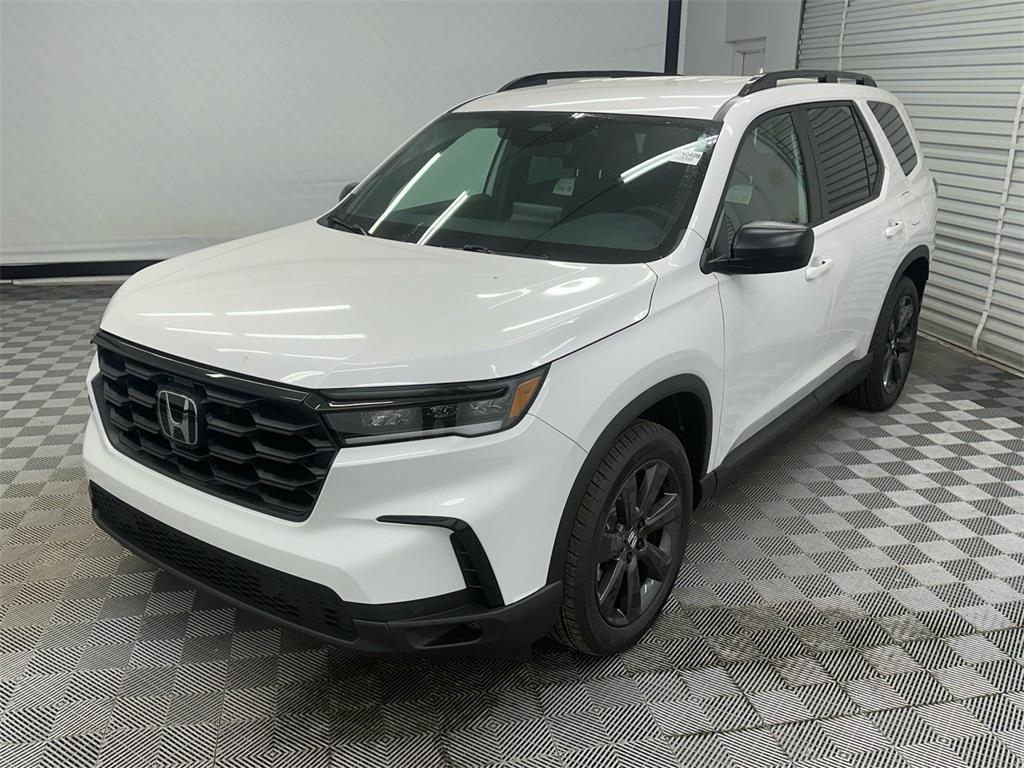 new 2025 Honda Pilot car, priced at $44,250