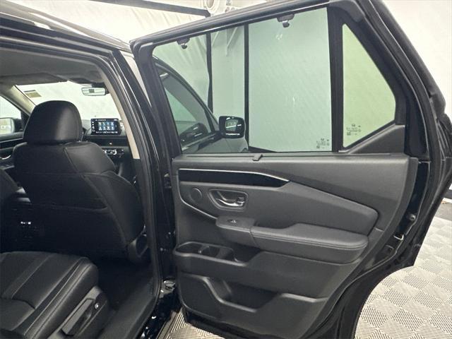 new 2025 Honda Pilot car, priced at $49,195