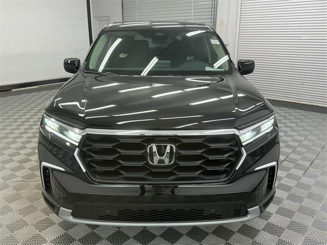 new 2025 Honda Pilot car, priced at $44,950