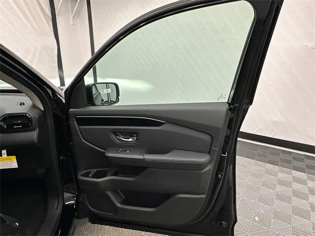 new 2025 Honda Pilot car, priced at $44,950