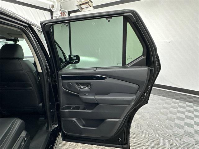 new 2025 Honda Pilot car, priced at $44,950