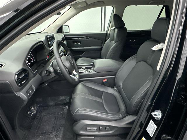 new 2025 Honda Pilot car, priced at $44,950