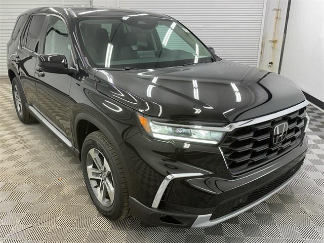 new 2025 Honda Pilot car, priced at $44,950