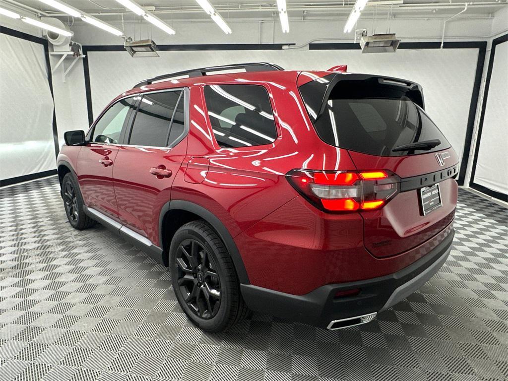 new 2025 Honda Pilot car, priced at $52,035