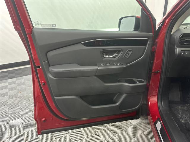 new 2025 Honda Pilot car, priced at $52,035