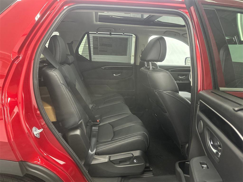 new 2025 Honda Pilot car, priced at $52,035