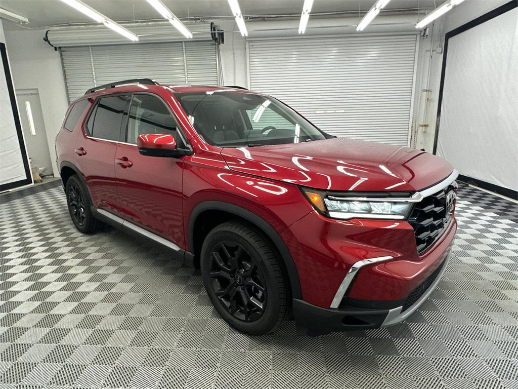 new 2025 Honda Pilot car, priced at $52,035