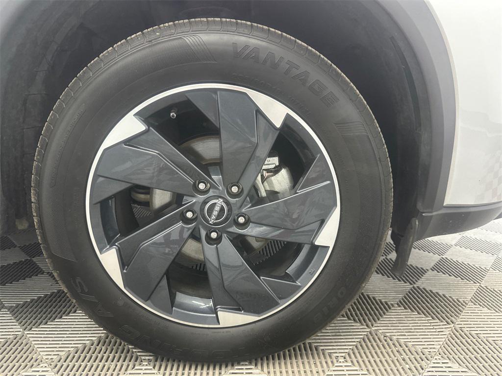 used 2024 Nissan Rogue car, priced at $18,912