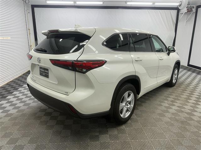 used 2021 Toyota Highlander car, priced at $26,169