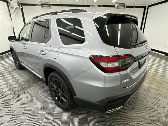 new 2025 Honda Pilot car, priced at $48,950