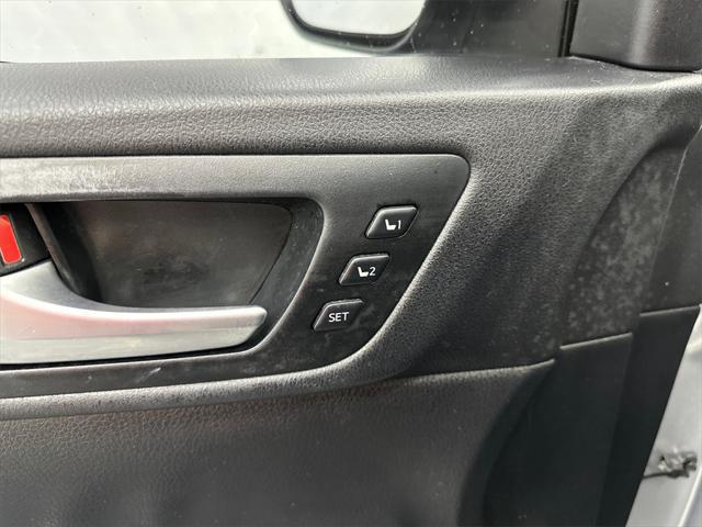 used 2015 Toyota Highlander car, priced at $15,995