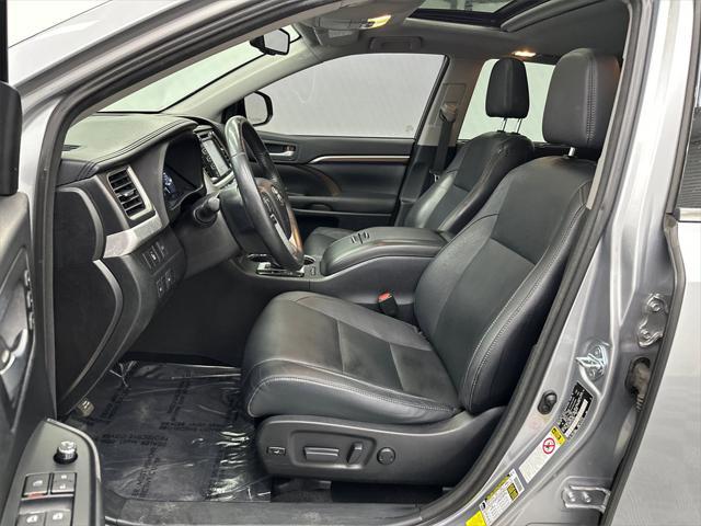 used 2015 Toyota Highlander car, priced at $15,995
