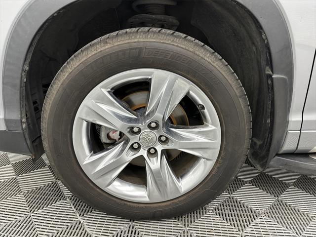 used 2015 Toyota Highlander car, priced at $15,995