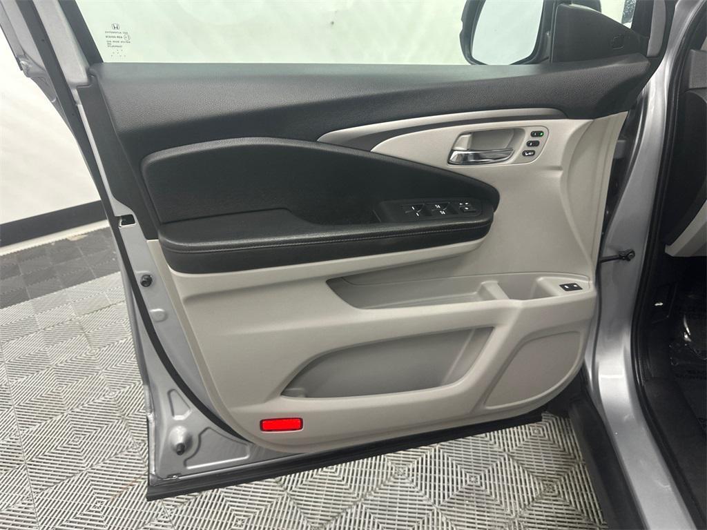 used 2020 Honda Pilot car, priced at $25,694