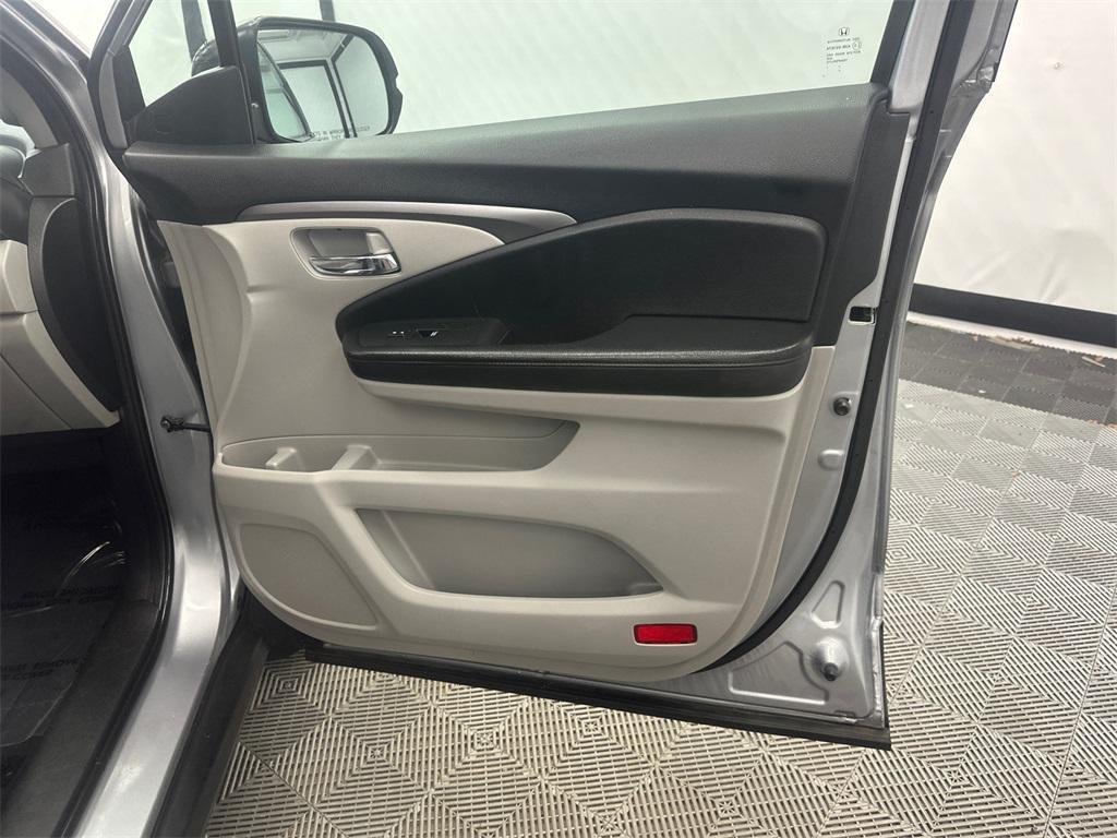 used 2020 Honda Pilot car, priced at $25,694