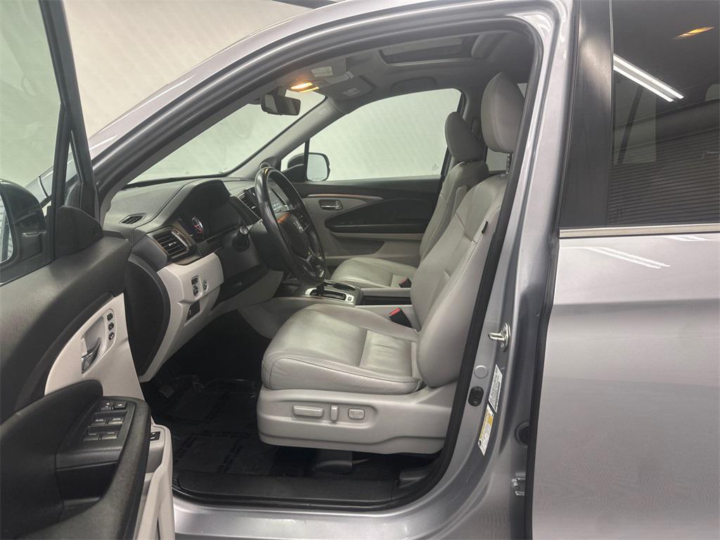 used 2020 Honda Pilot car, priced at $25,694