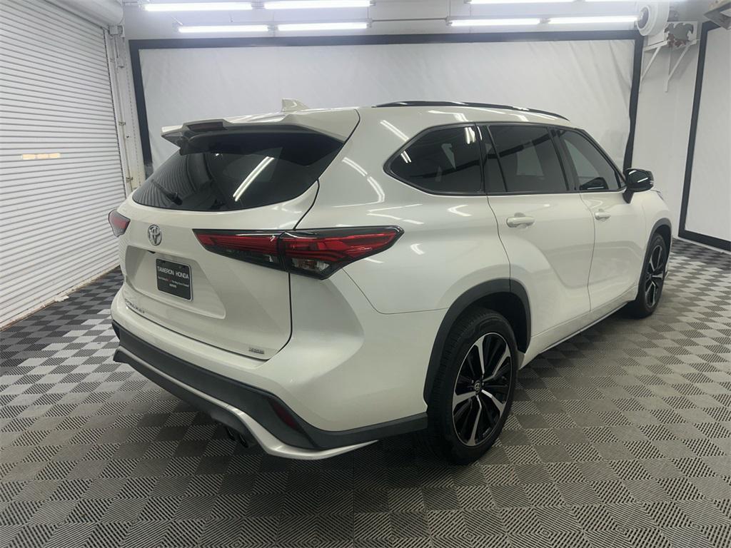 used 2021 Toyota Highlander car, priced at $30,094