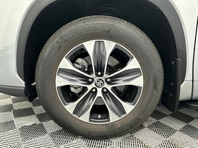 used 2024 Toyota Highlander car, priced at $39,699