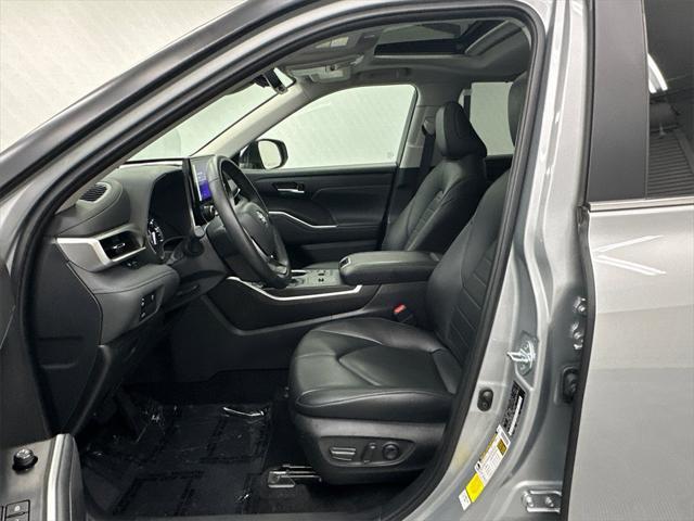 used 2024 Toyota Highlander car, priced at $39,699