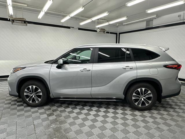 used 2024 Toyota Highlander car, priced at $39,699