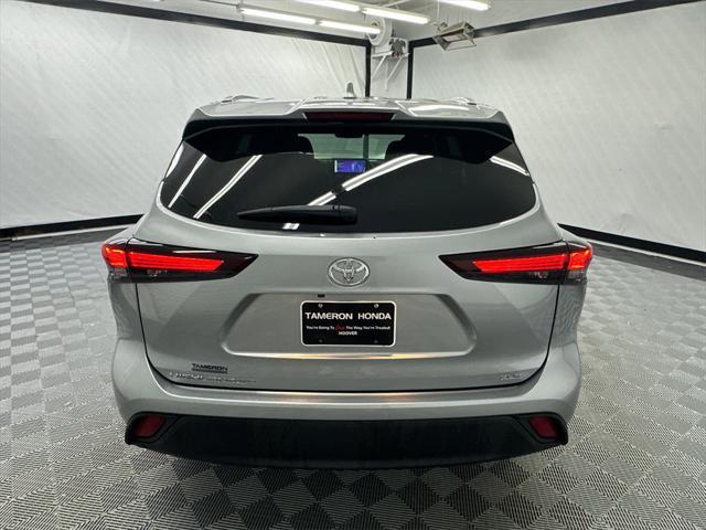 used 2024 Toyota Highlander car, priced at $39,699