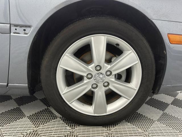 used 2005 Lexus ES 330 car, priced at $7,885