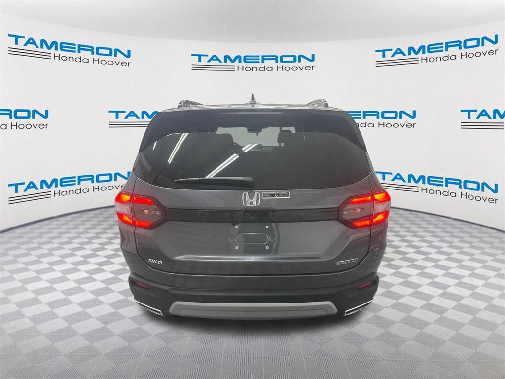 new 2025 Honda Pilot car, priced at $51,825