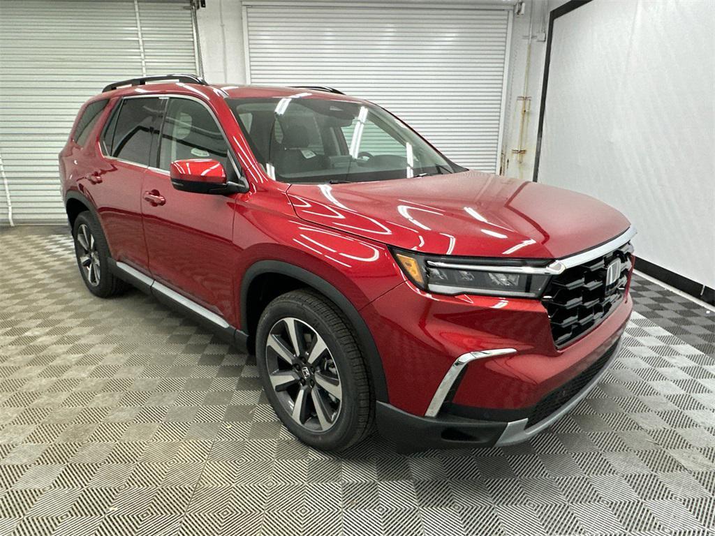 new 2025 Honda Pilot car, priced at $52,280