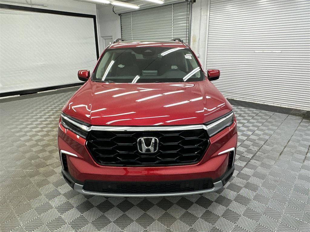 new 2025 Honda Pilot car, priced at $52,280