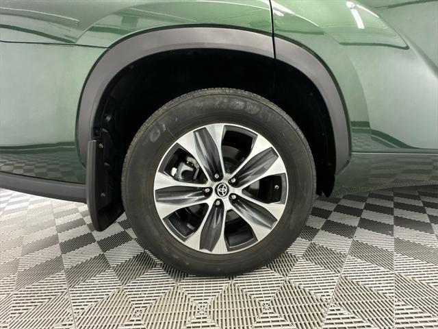 used 2023 Toyota Highlander car, priced at $36,709