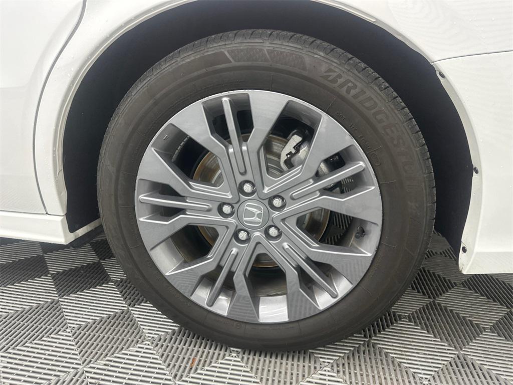 used 2025 Honda Odyssey car, priced at $43,999