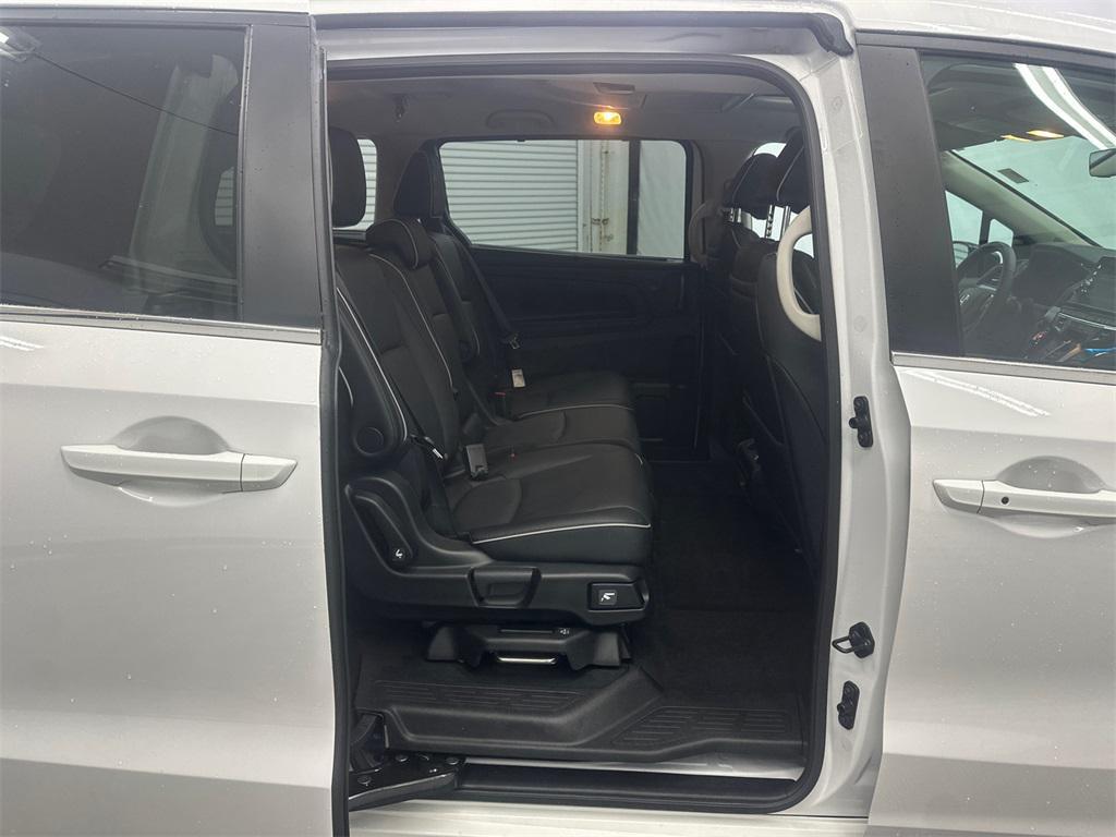 used 2025 Honda Odyssey car, priced at $43,999