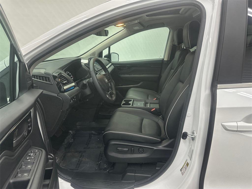 used 2025 Honda Odyssey car, priced at $43,999