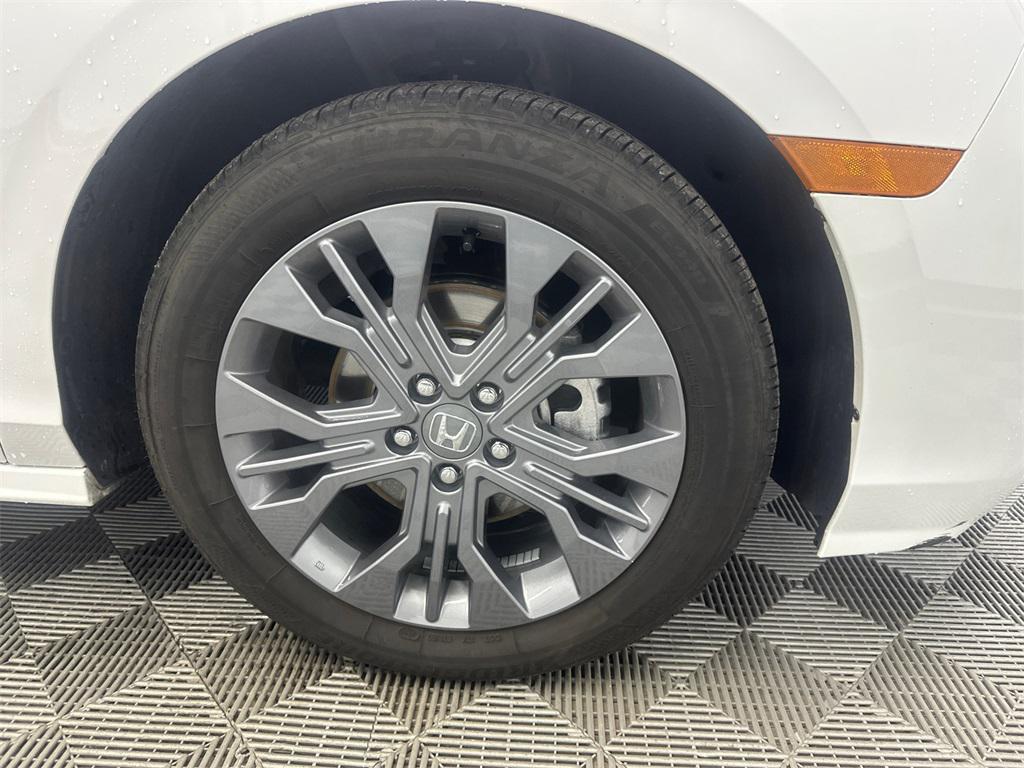used 2025 Honda Odyssey car, priced at $43,999