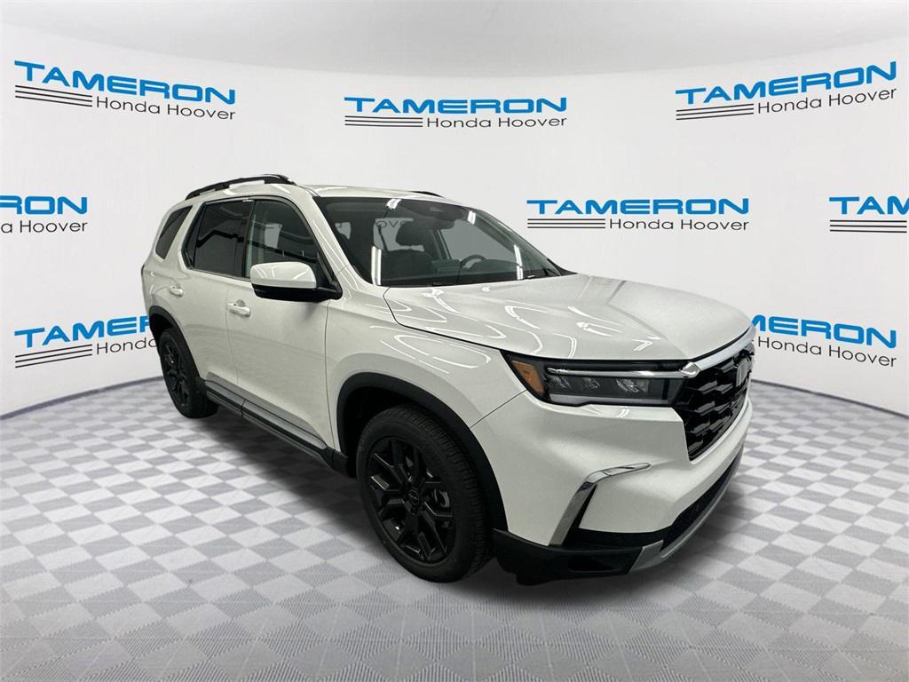new 2025 Honda Pilot car, priced at $54,480