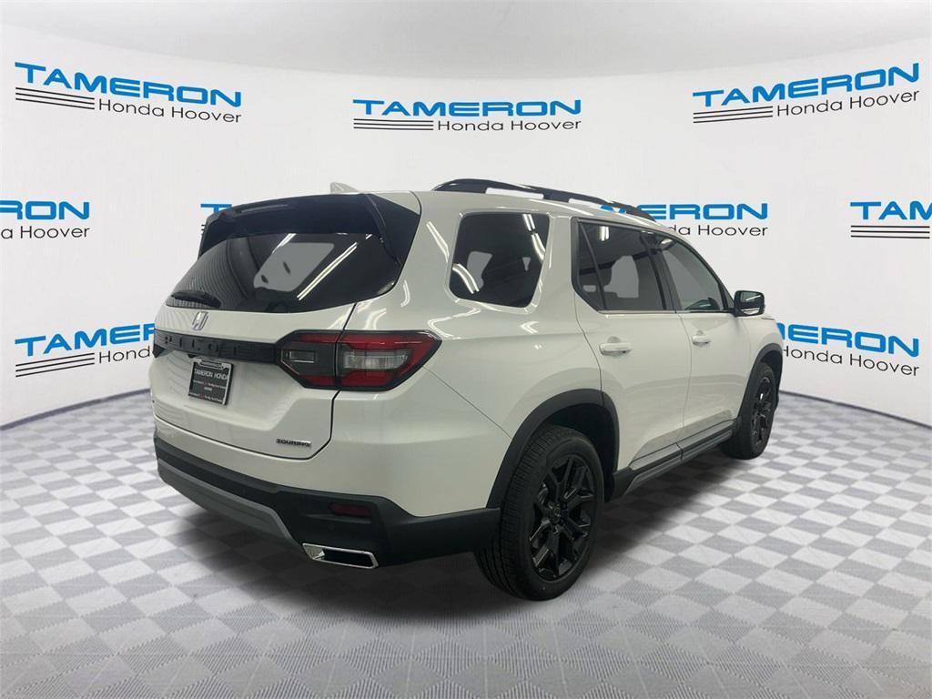 new 2025 Honda Pilot car, priced at $54,480