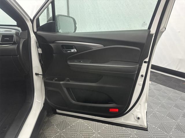 used 2022 Honda Pilot car, priced at $32,022